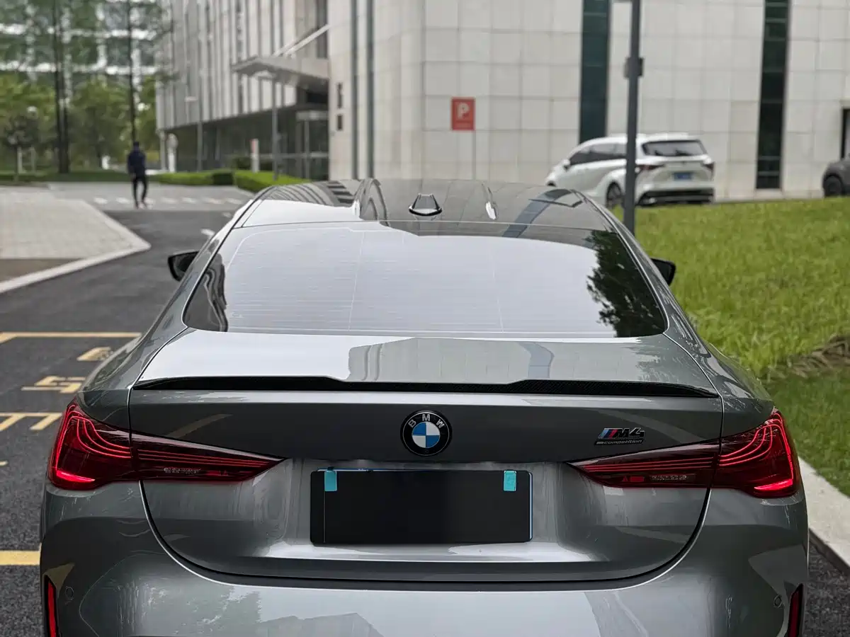 BMW M4 2024 BMW M4 Coupe M xDrive Competition фото 6