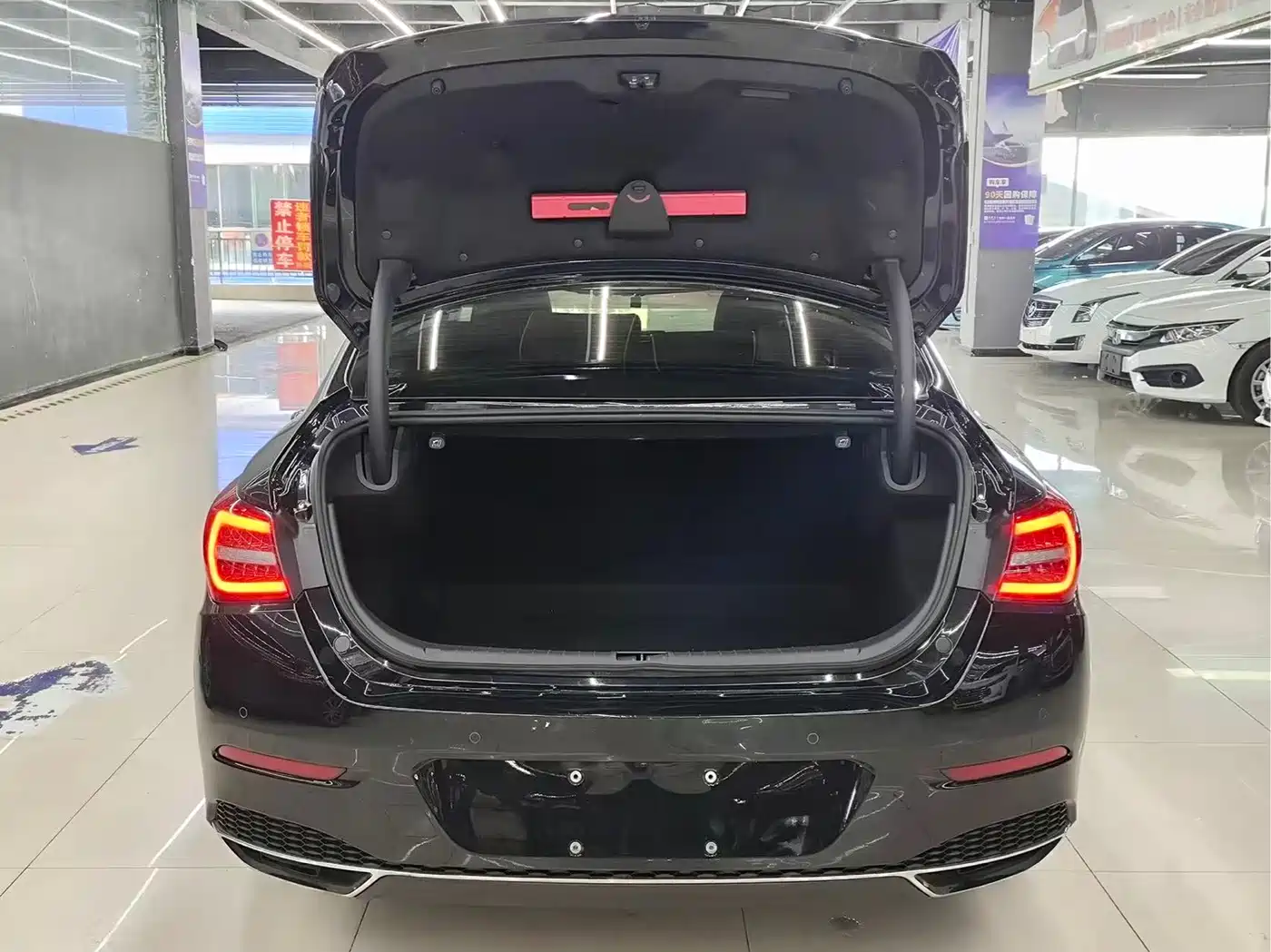 Hongqi H5 2020 1.8T Automatic Smart Connection Qi Rhythm Edition фото 11
