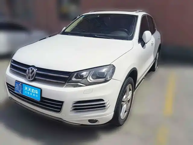 Volkswagen Touareg 2011 3.0TSI Standard — фото 1