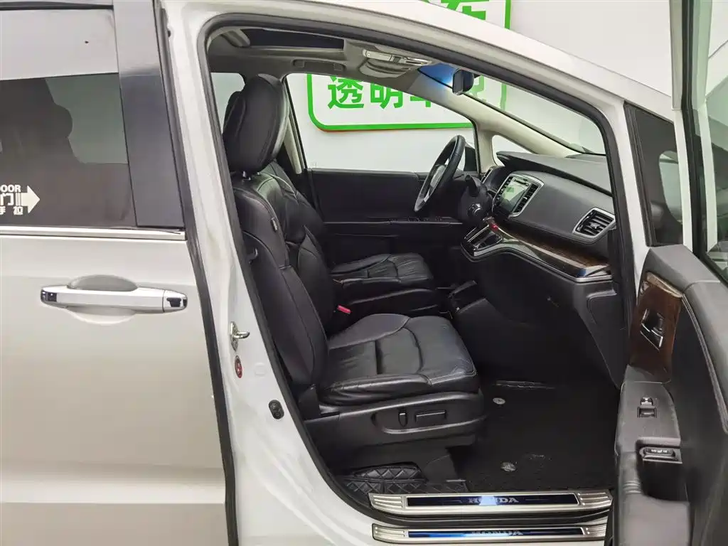 Honda Odyssey 2015 2.4L Smart Edition фото 23