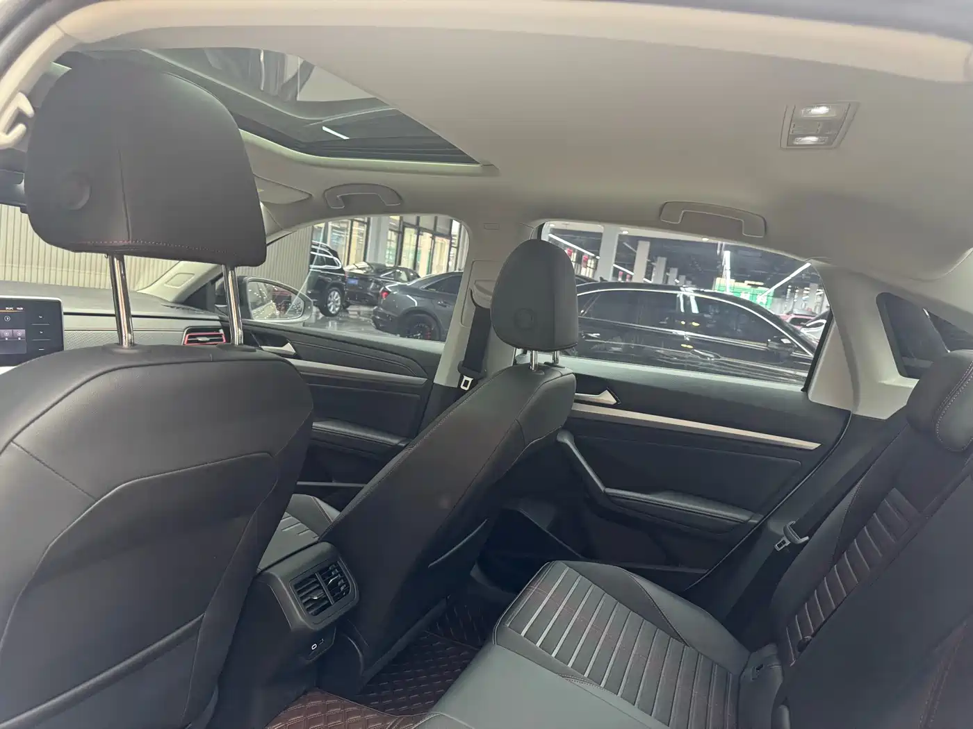 Volkswagen Lavida 2024 Model 300TSI DSG Starlight Full Comfort Edition фото 17
