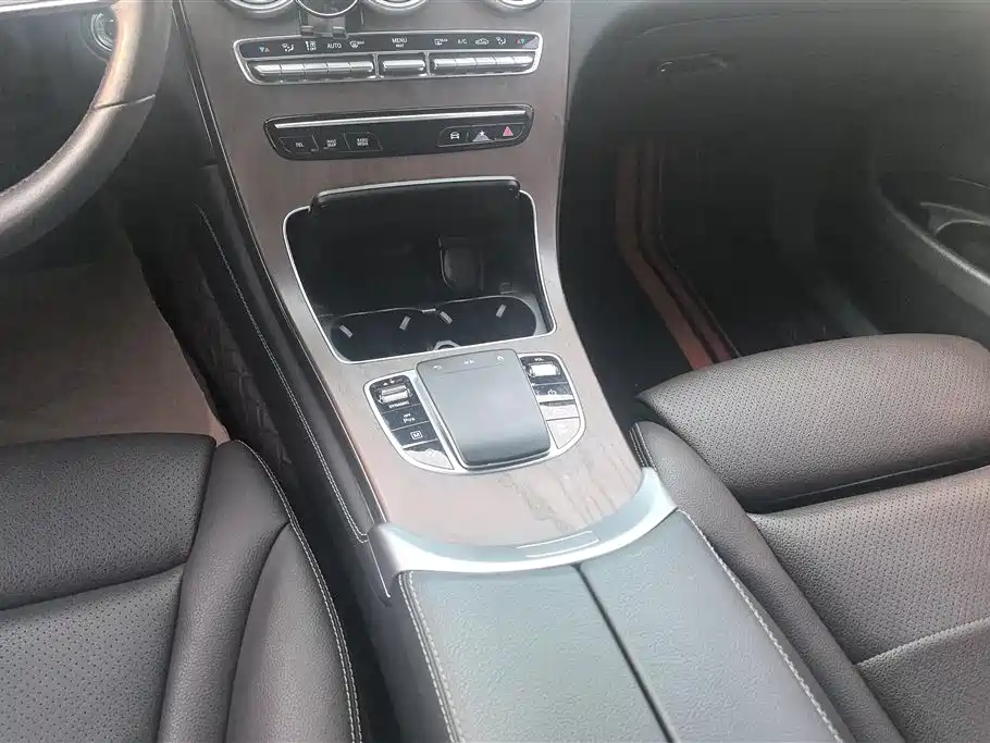 Mercedes-Benz GLC 2020 Facelift GLC 300 L 4MATIC Dynamic фото 16