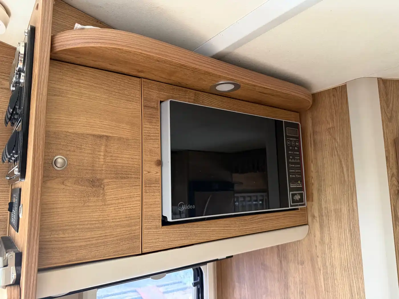 Iveco Daily 2020 2021 3.0T Automatic Shangrui Long Wheelbase High Roof Sliding Door