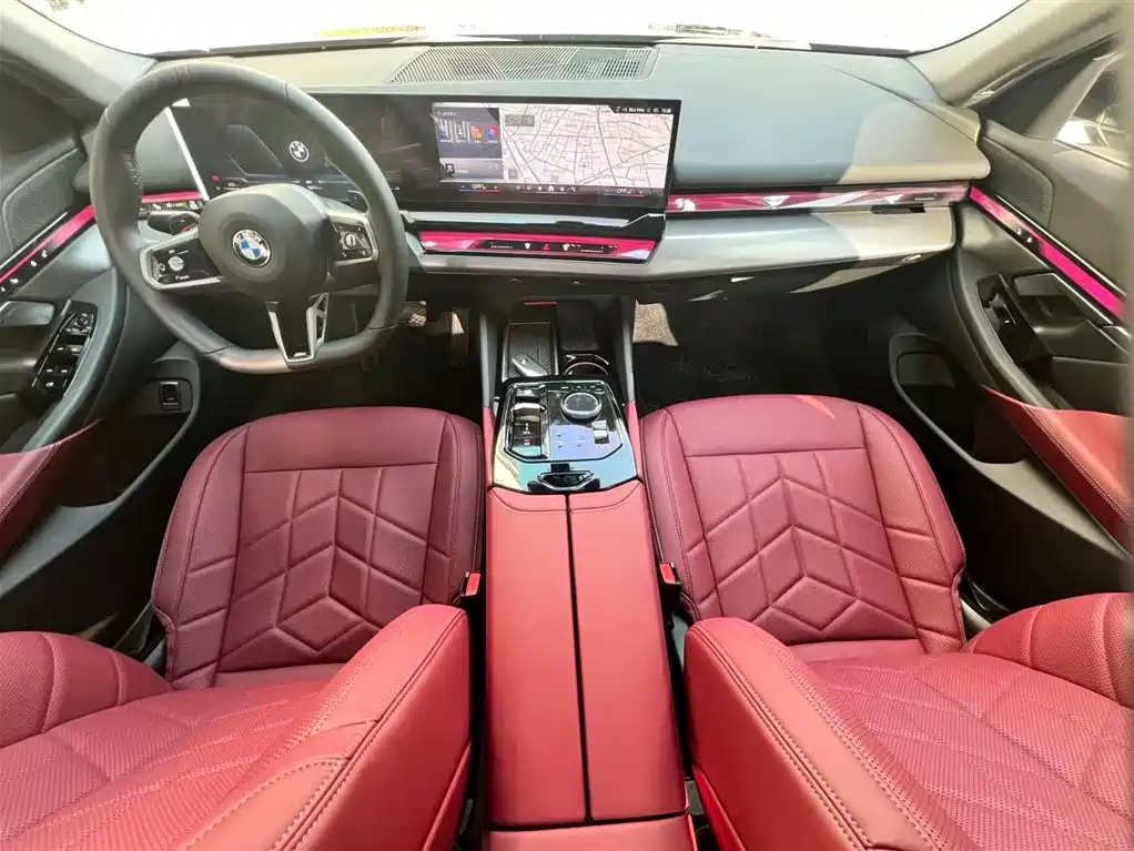 BMW 5 Series 2026 525Li M Sport Package фото 15