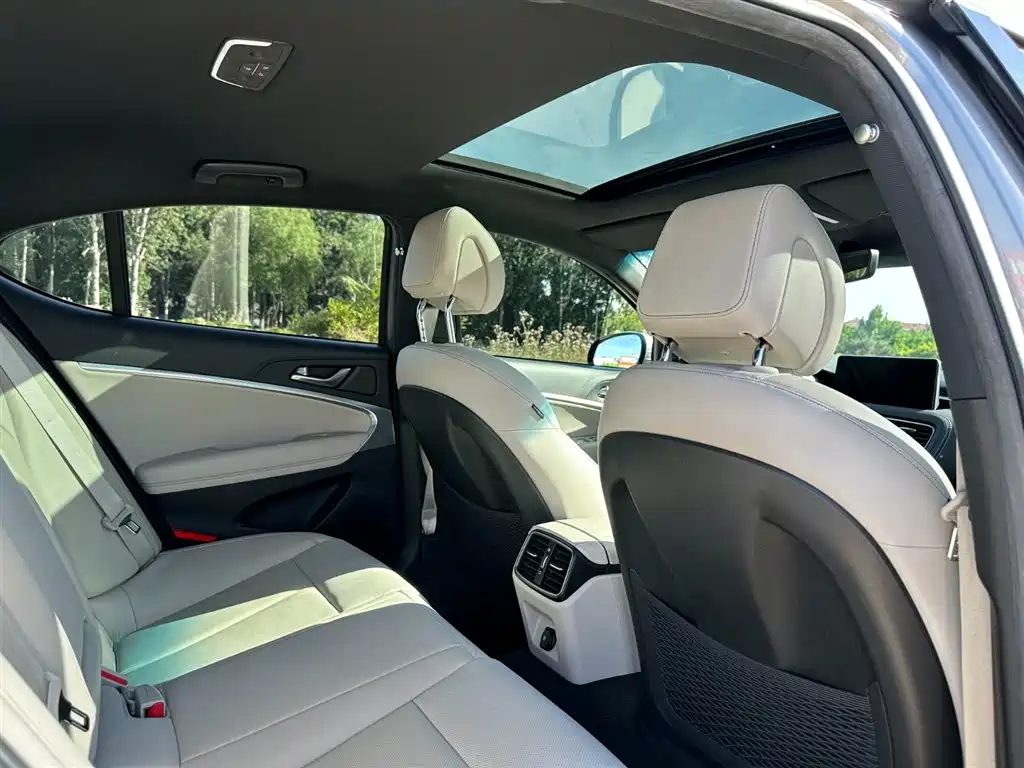 Genesis G70 2023 Model 2.0T RWD Luxury Edition фото 19
