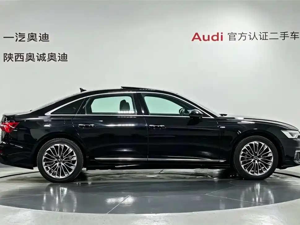 Audi A6L New Energy 2022 55 TFSI e quattro фото 3