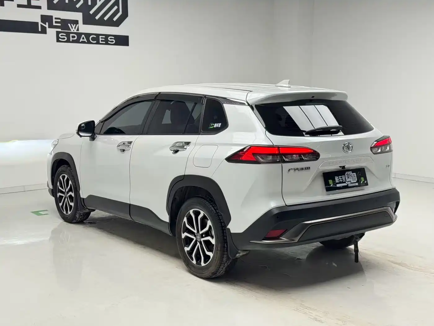 Toyota Frontlander 2023 2.0L CVT Luxury Edition фото 6