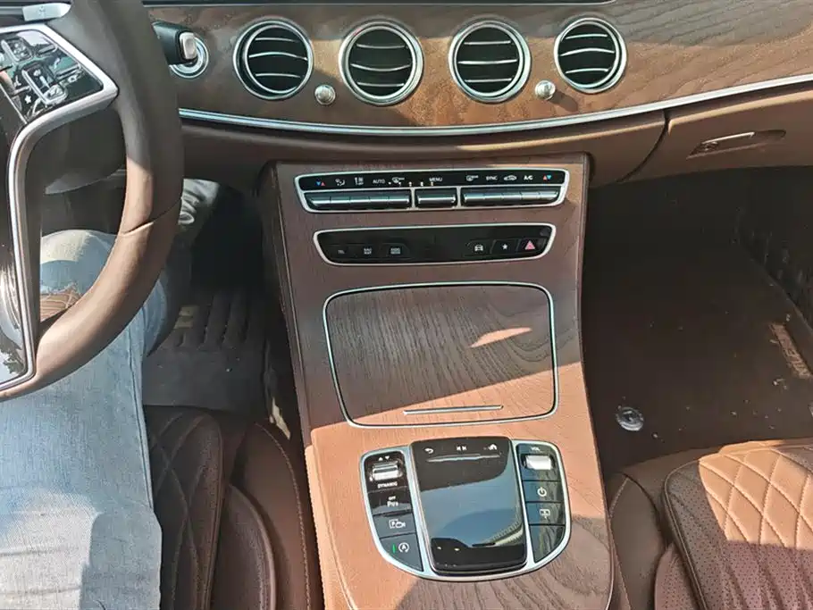 Mercedes-Benz E-Class 2023 Facelift E 300 L Luxury фото 16