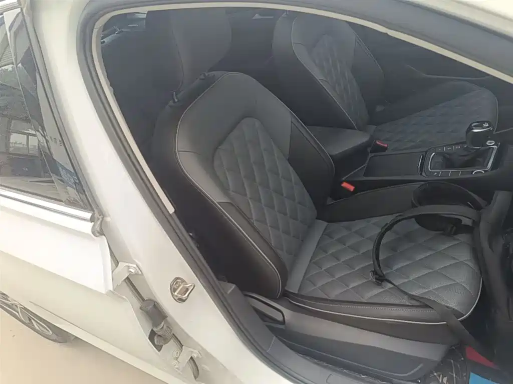 Volkswagen Sagitar 2023 300TSI DSG Surpassing Edition фото 25