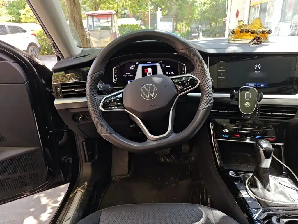 Фото 3 - Volkswagen Passat