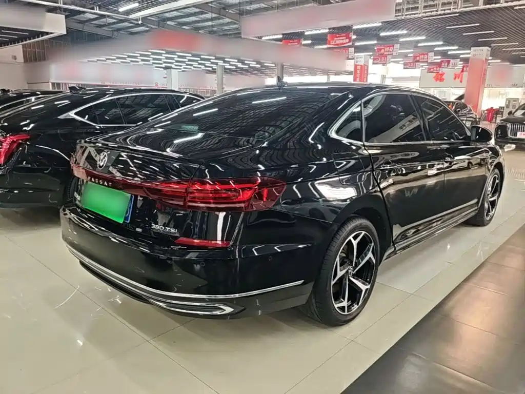 Фото 7 - Volkswagen Passat