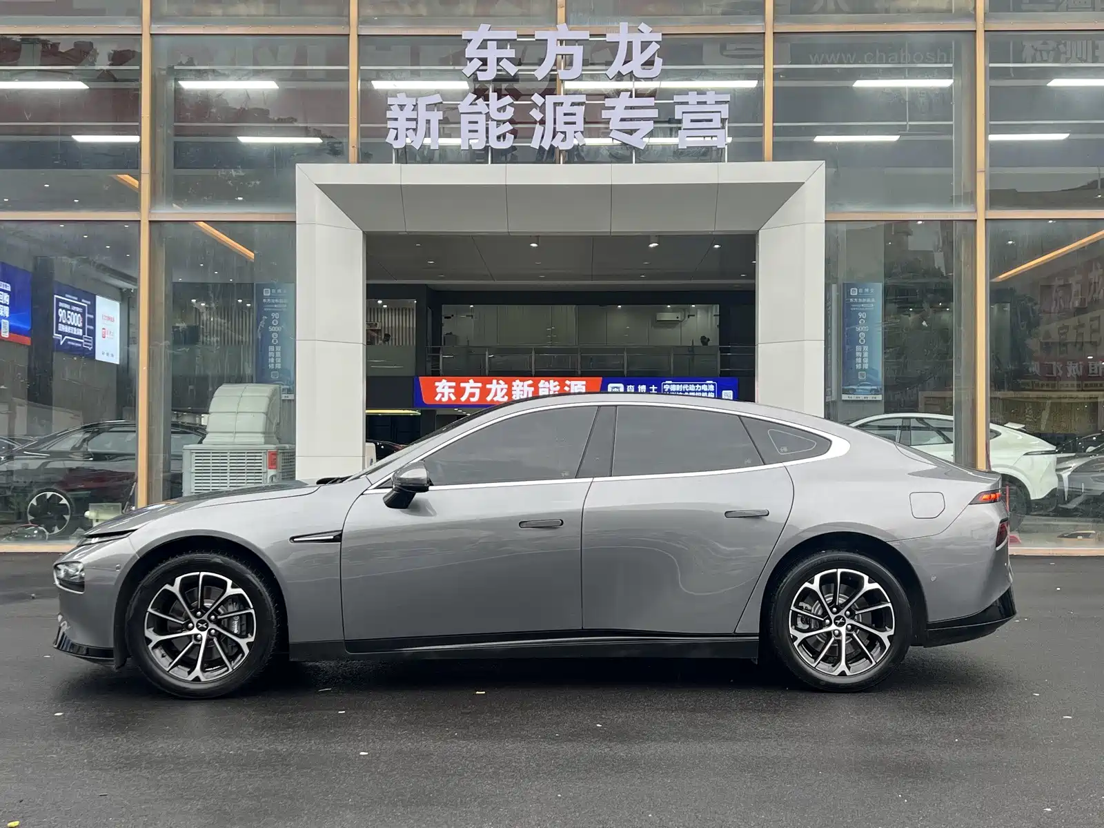 Фото 6 - XPeng P7