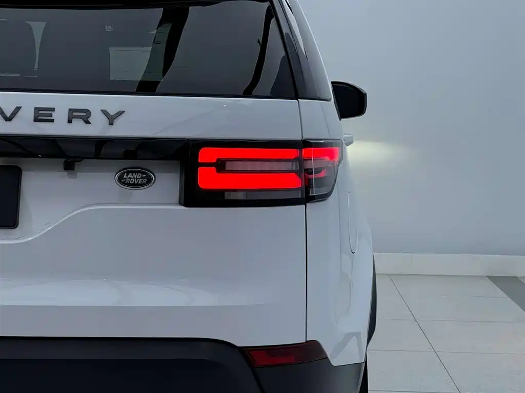 Land Rover Discovery 2017 3.0 SC V6 SE фото 12