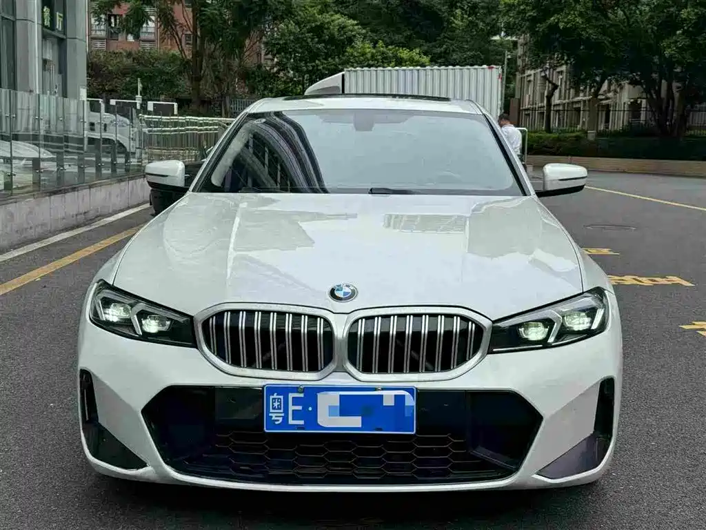 صورة 3 - BMW 3 Series