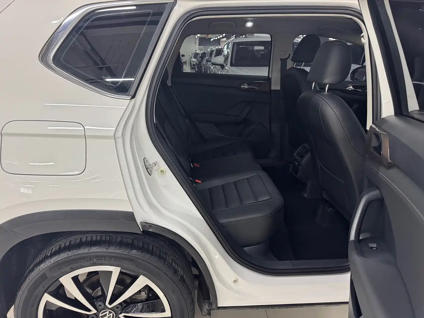Volkswagen Tharu, миниатюра 12