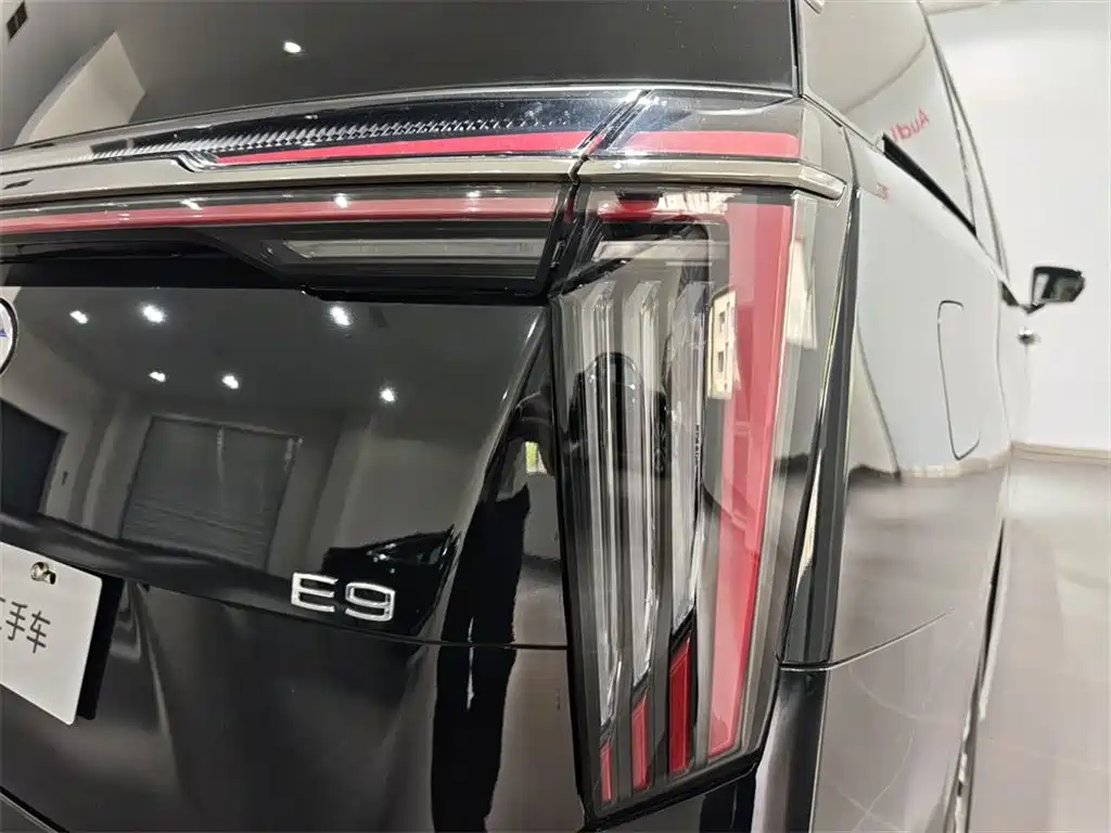 GAC Trumpchi Trumpchi E9 2026 2025 Model E9 Super Fast Charging Premium