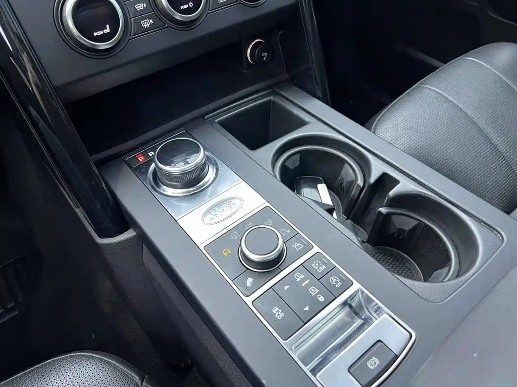 Land Rover Discovery 2017 3.0 SC V6 SE фото 20