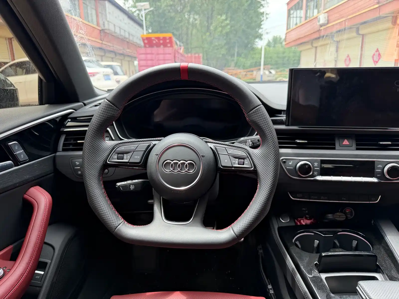 Фото 15 - Audi A4L