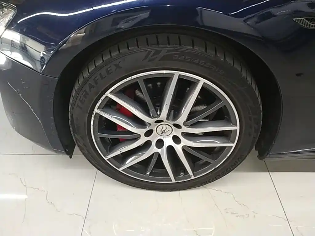 Photo 23 - Maserati Ghibli