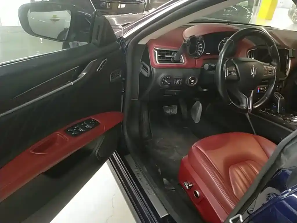 Photo 16 - Maserati Ghibli