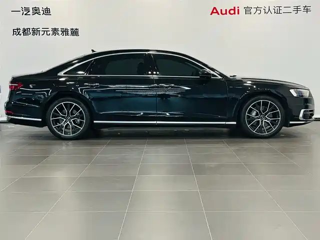 Audi A8 2021 A8L 50 TFSI quattro Comfort — фото 3