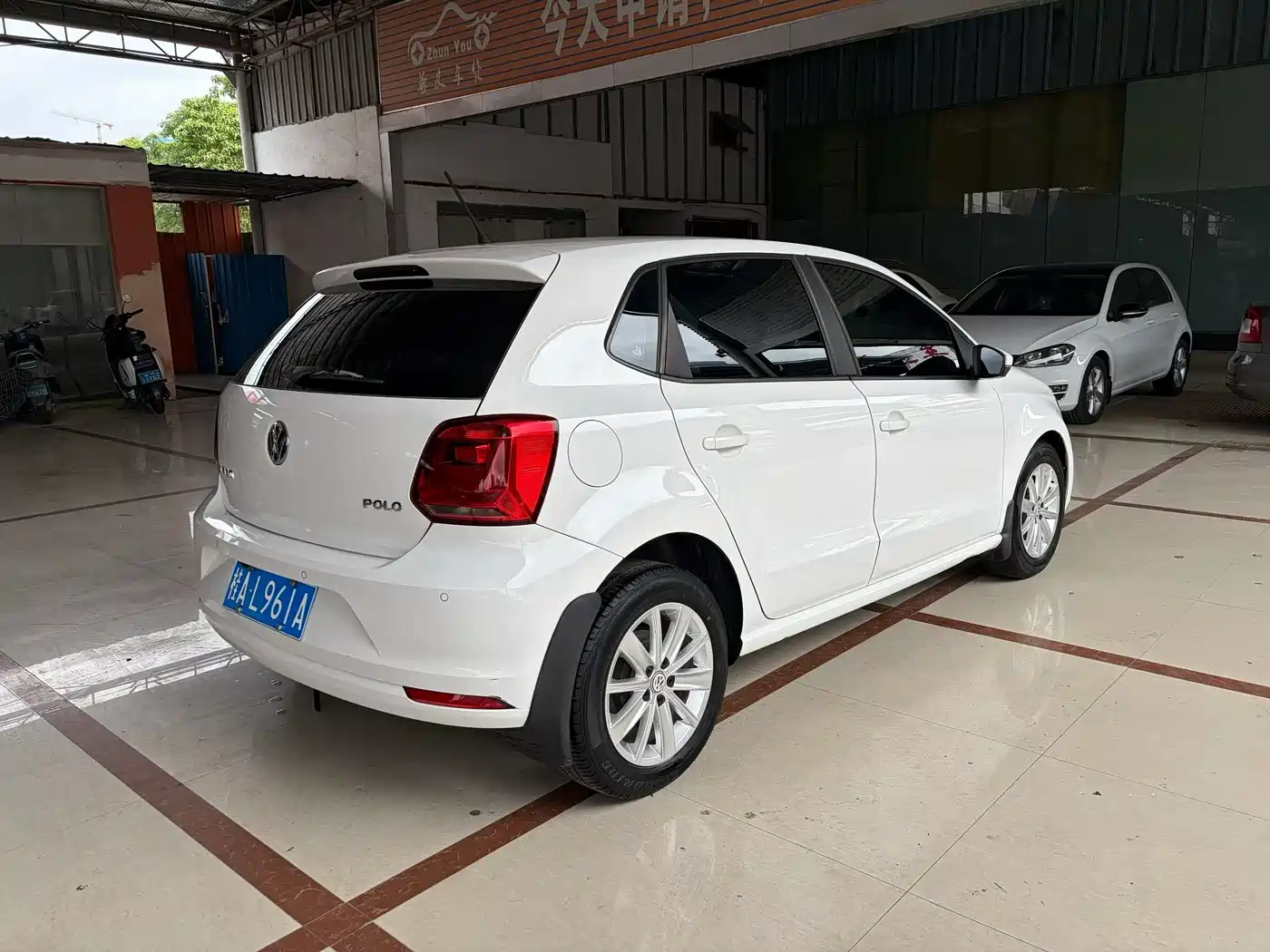 Volkswagen Polo 2014 1.4L Automatic Comfort Edition фото 4