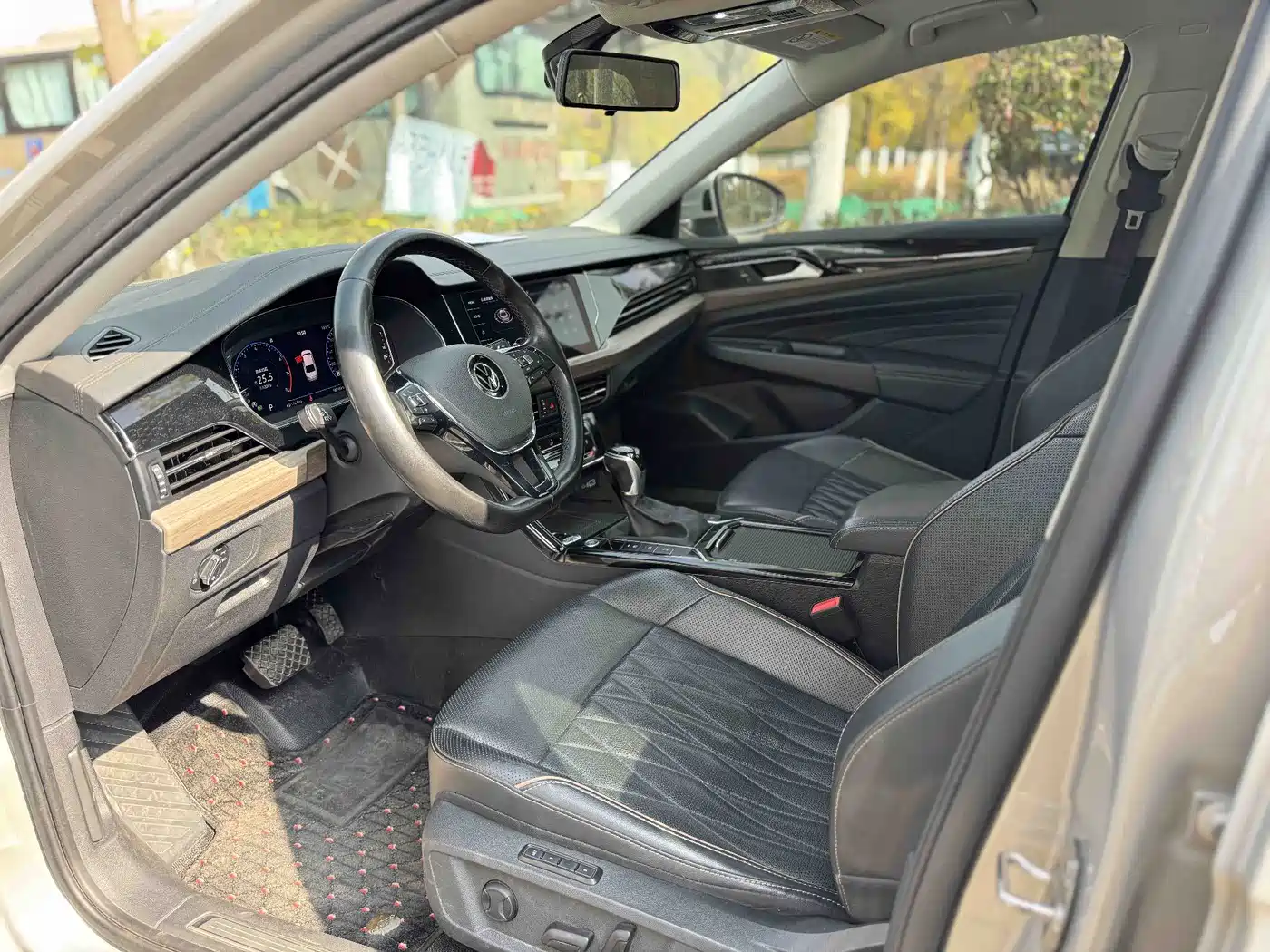 Volkswagen Passat 2019 330TSI Luxury Edition China VI фото 16