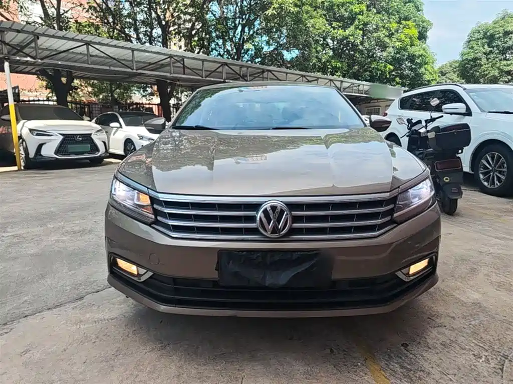 Volkswagen Passat 2017 330TSI DSG Prestige фото 3