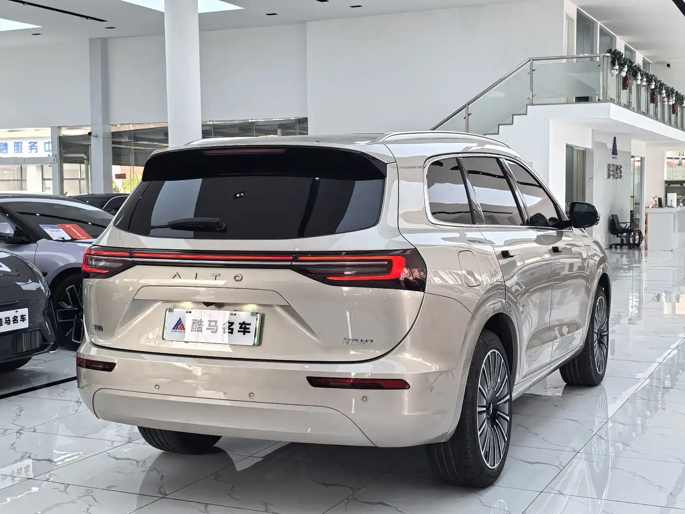 AITO Wenjie AITO M7 2022 1.5T 4WD Flagship Edition фото 16