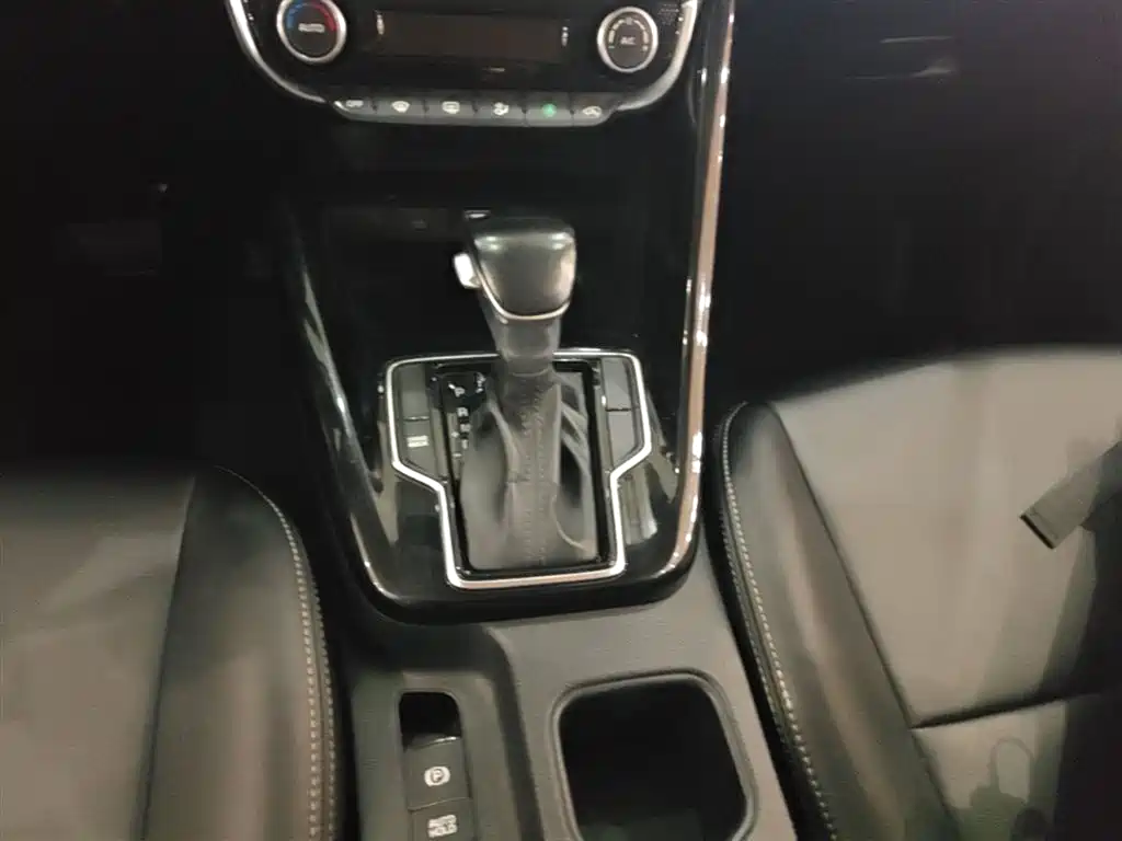 Kia Sportage 2019 2.0L Automatic Smart Luxury Edition фото 14