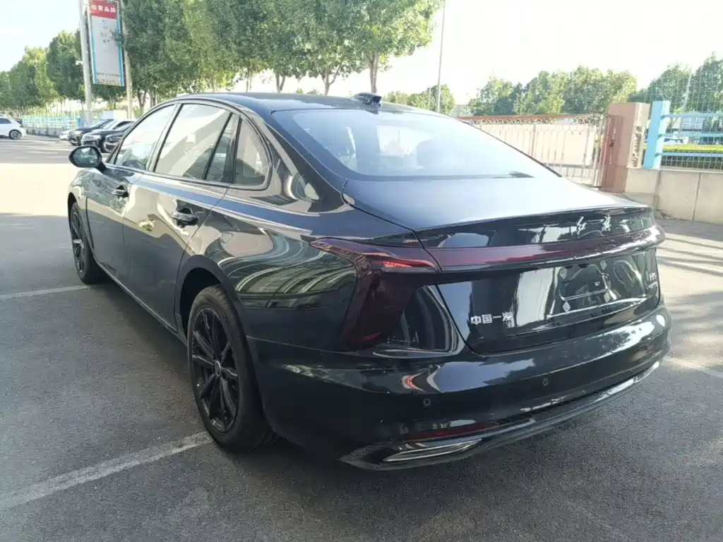 Hongqi H5 2026 2025 2.0T Automatic Mystic Shadow 2 Million Edition