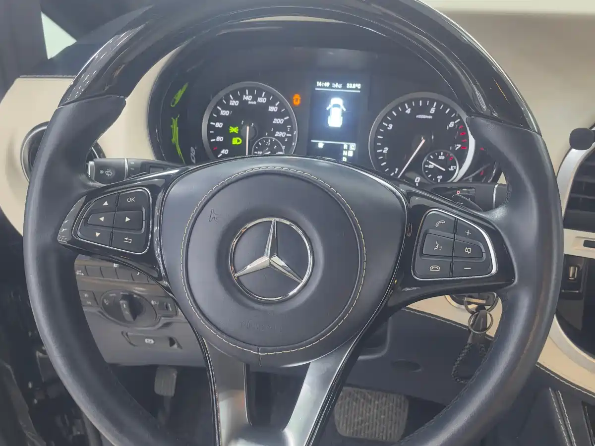 Mercedes-Benz Vito 2021 2.0T Business Edition 7-seater фото 18