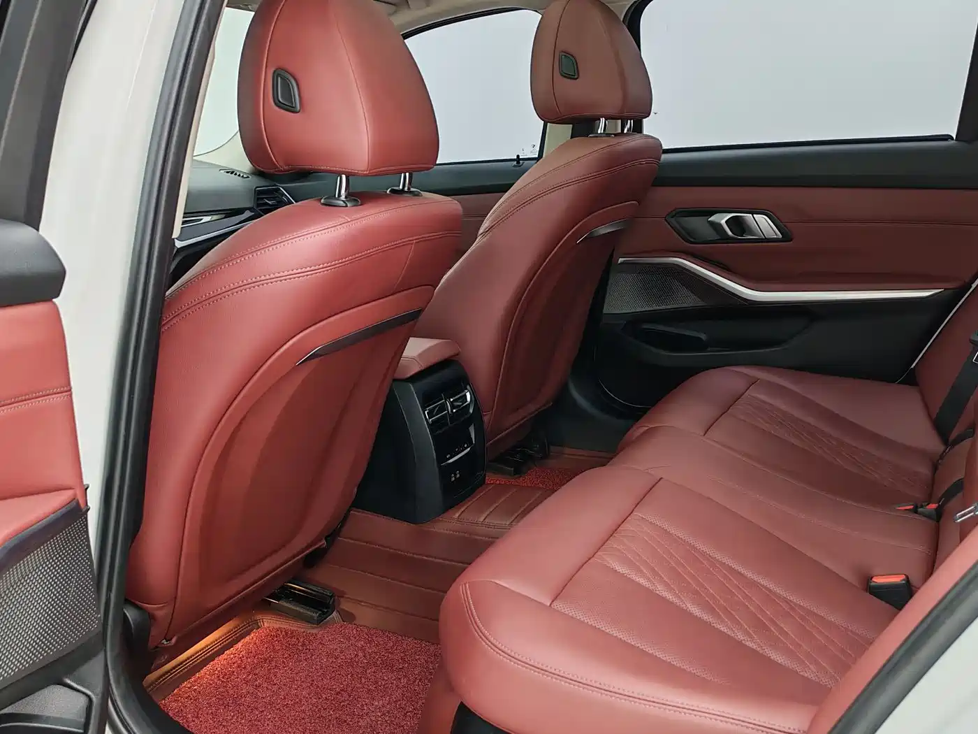 BMW 3 Series 2023 320Li M Sport Package фото 9
