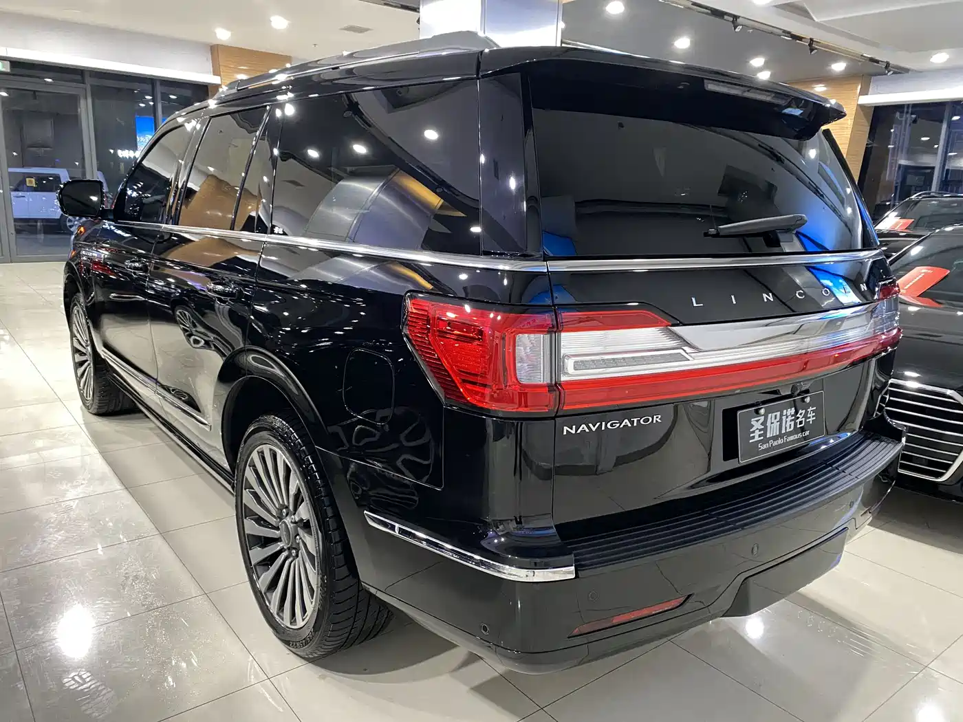 LINCOLN NAVIGATOR