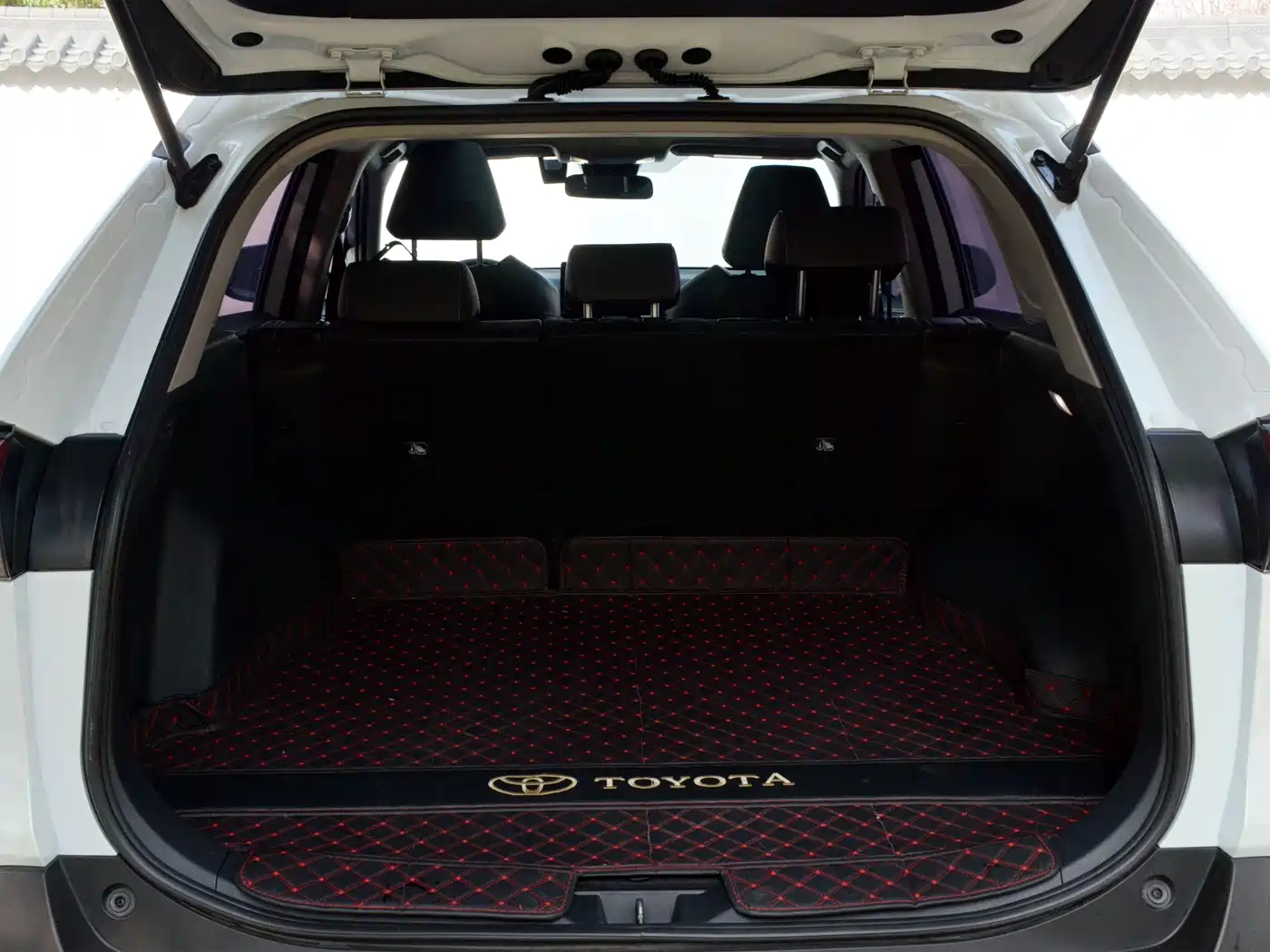 Toyota RAV4 Rongfang 2024 2.0L CVT FWD Style Plus Edition фото 11