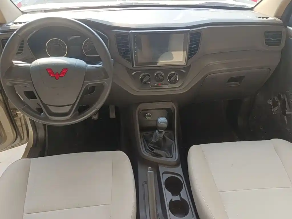 Wuling Motors Wuling Hongguang V 2024 2022 1.5L Power Take Edition Electric Power Steering LAR