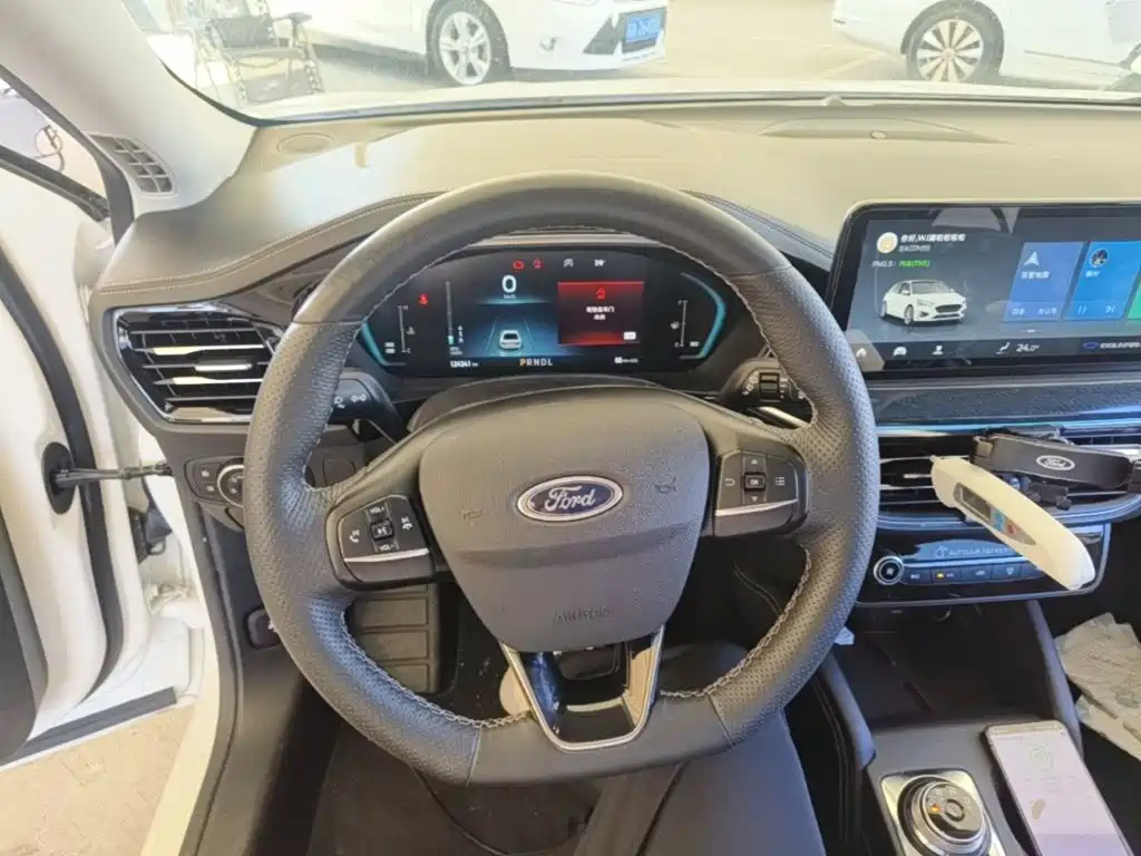 Ford Focus 2022 2021 Hatchback EcoBoost 180 Auto Trend