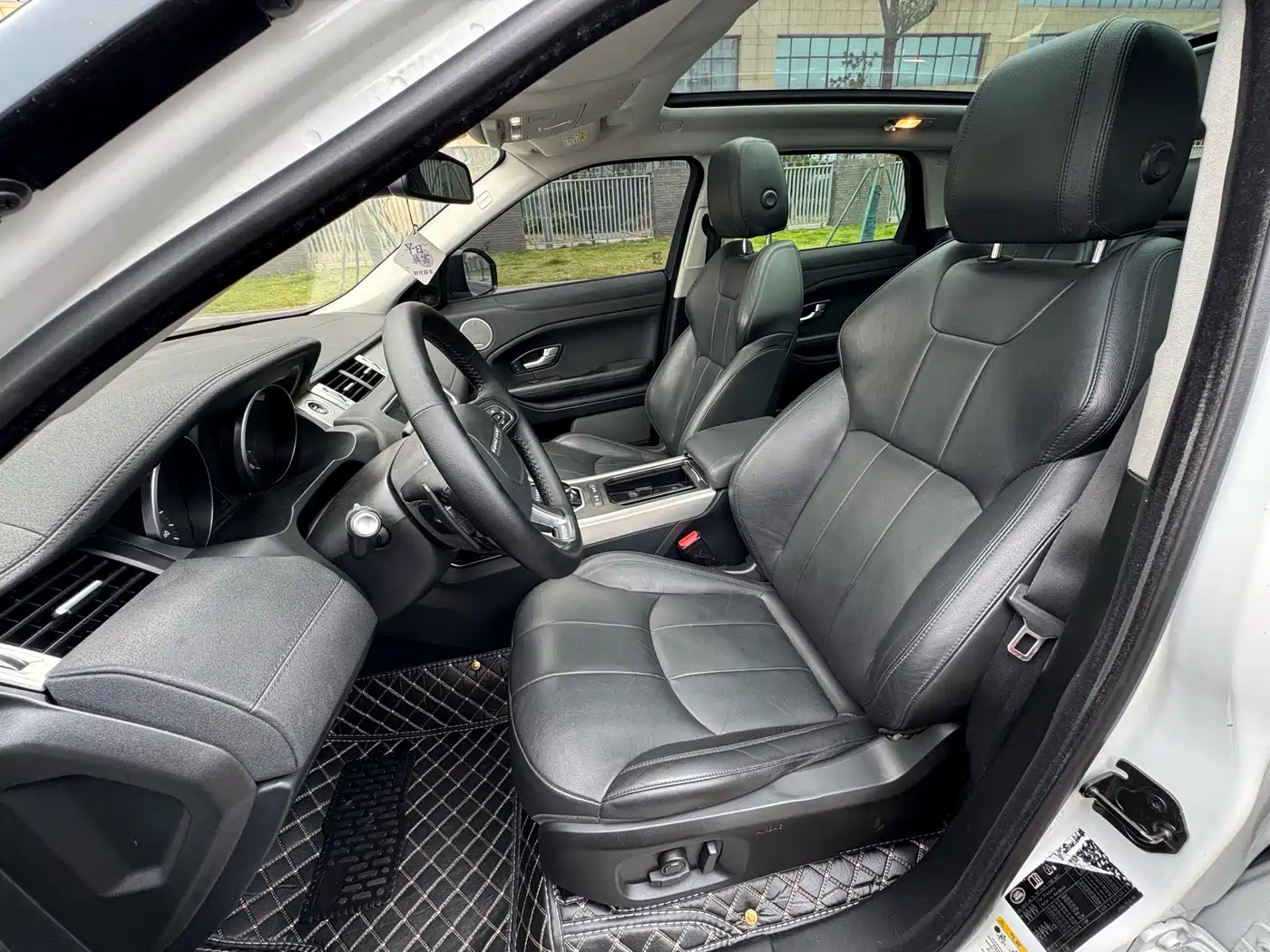Land Rover Range Rover Evoque 2018 240PS SE Smart Edition фото 5