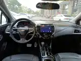 Фото 10 - Chevrolet Cruze