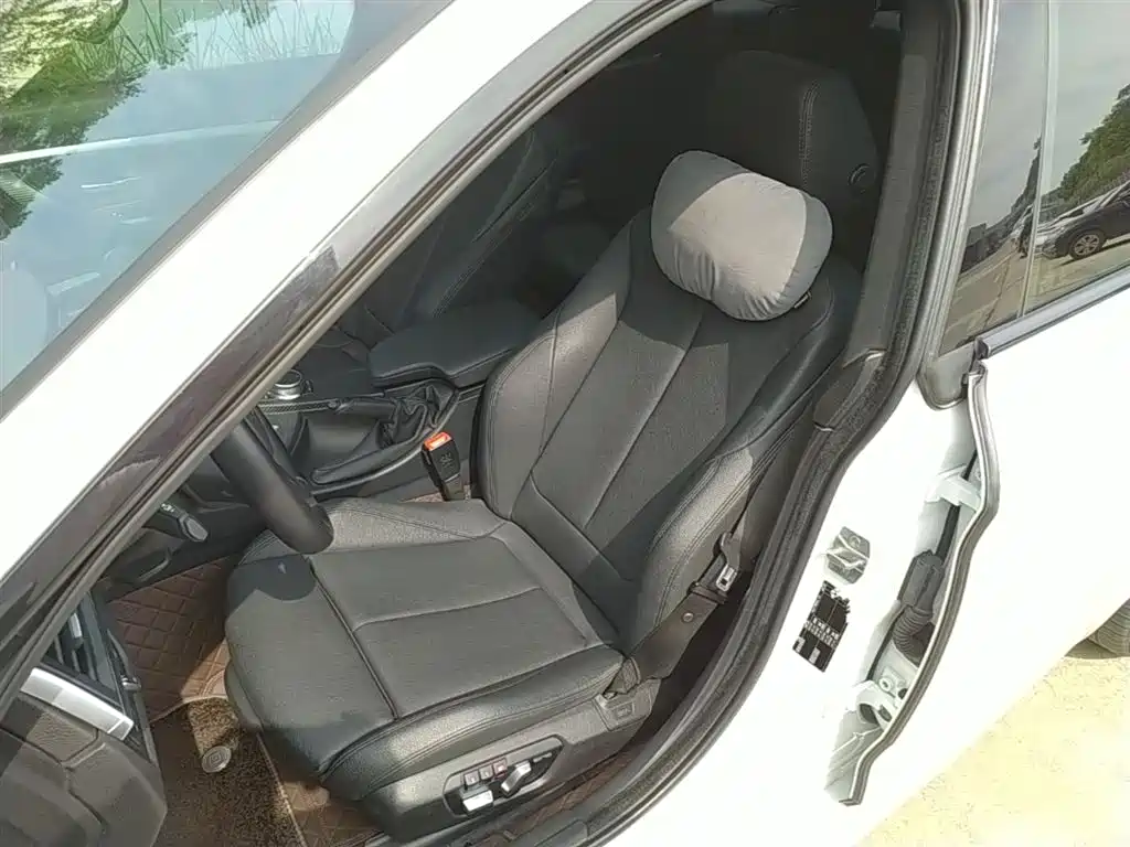 BMW 3 Series GT 2019 320i M Sport Package фото 15