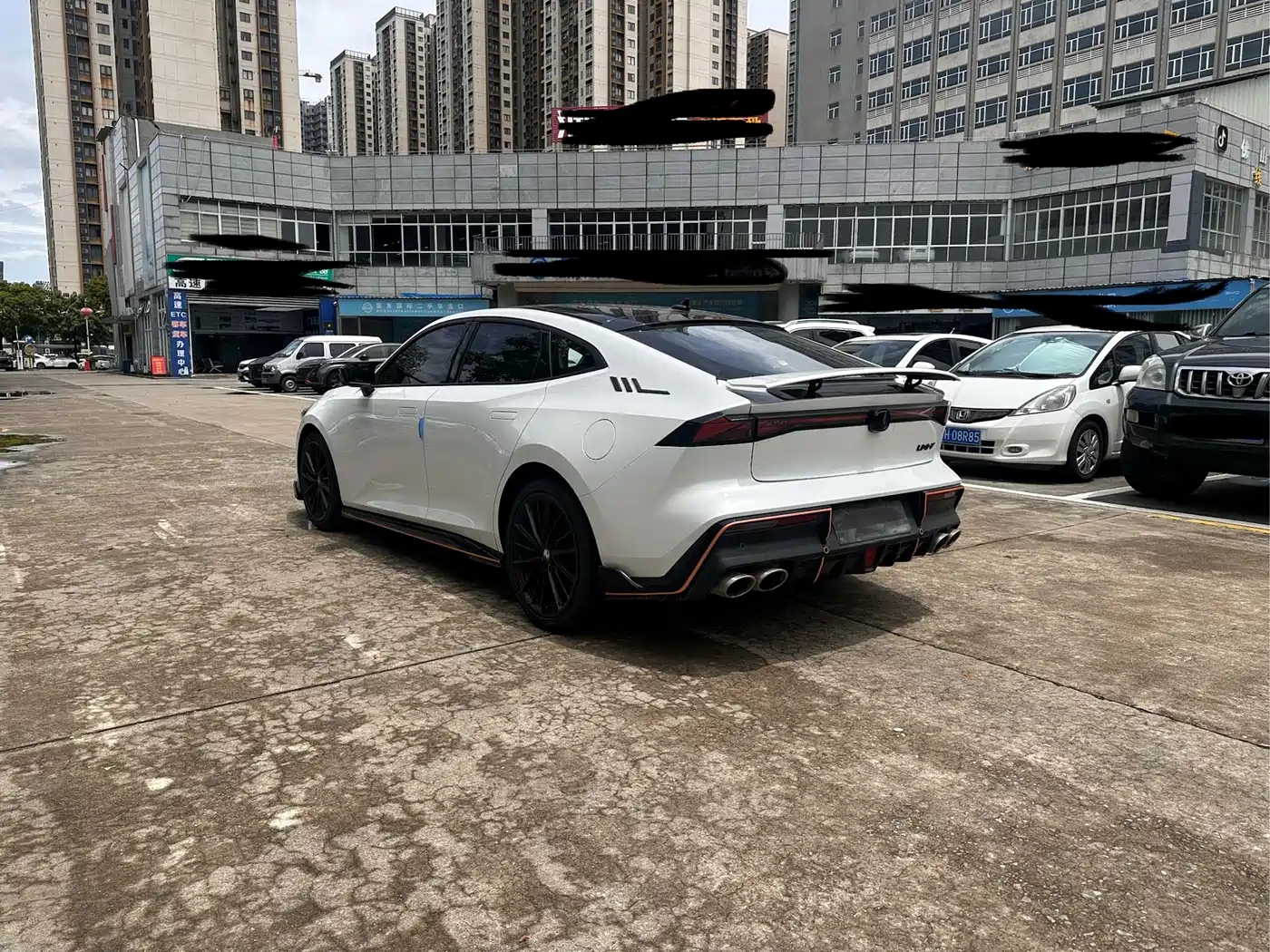 Фото 6 - Changan UNI-V