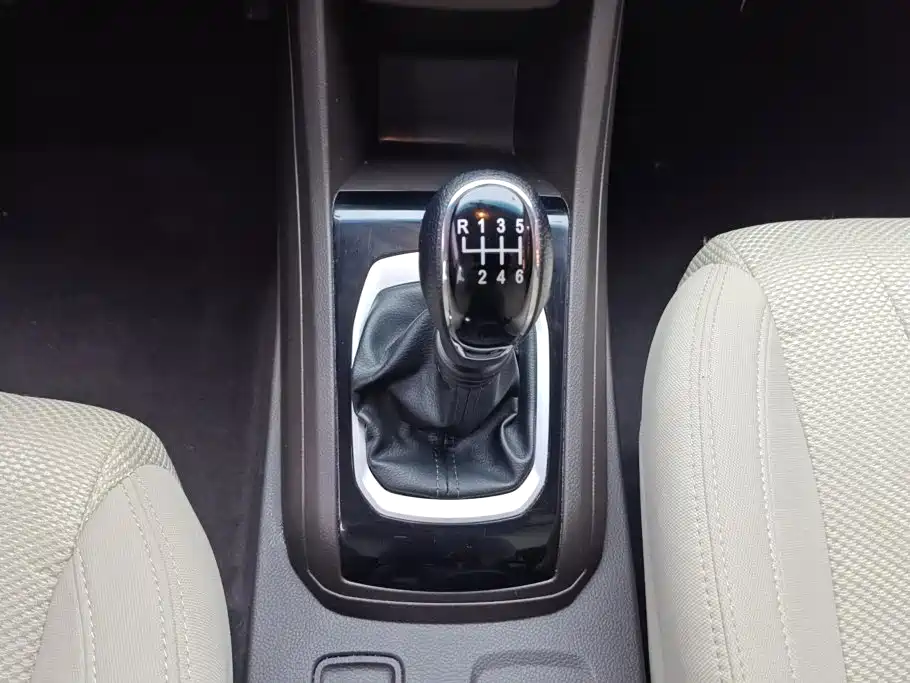 Baojun 310W 2020 2017 1.5L Manual Comfort China V