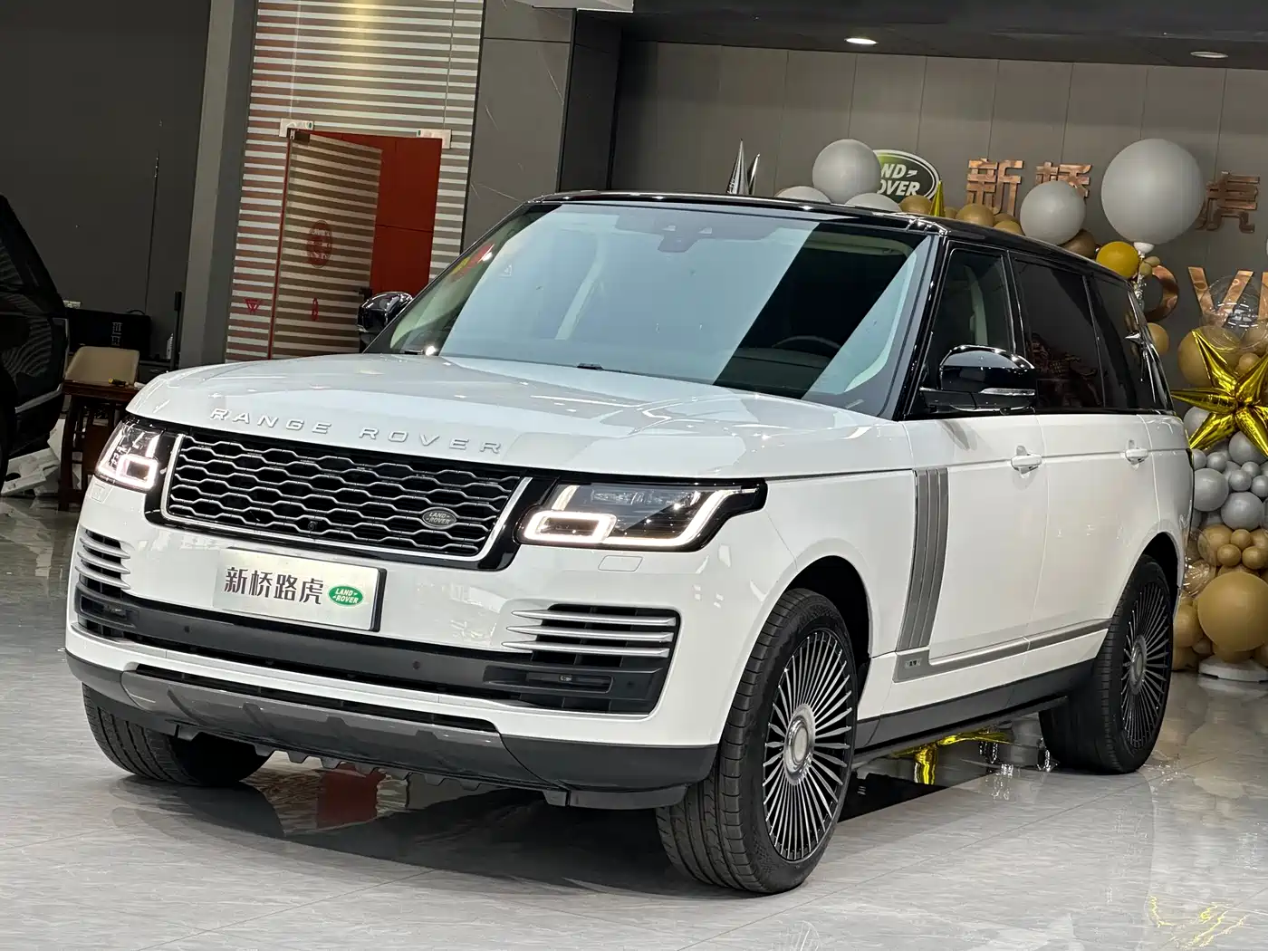 Land Rover Range Rover 2018 3.0 SC V6 Vogue Heritage Extended Edition