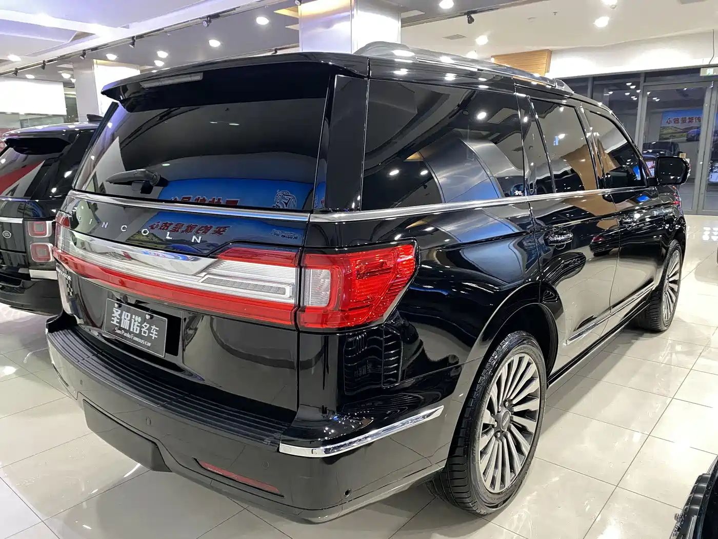 LINCOLN NAVIGATOR