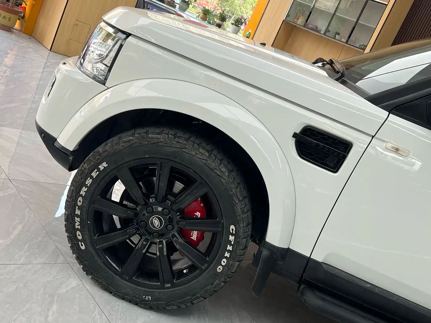 Land Rover Discovery 2012 5.0 V8 HSE фото 14