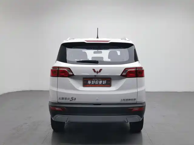 Wuling Motors Wuling Hongguang S3 2018 1.5L Manual Luxury China V — фото 4