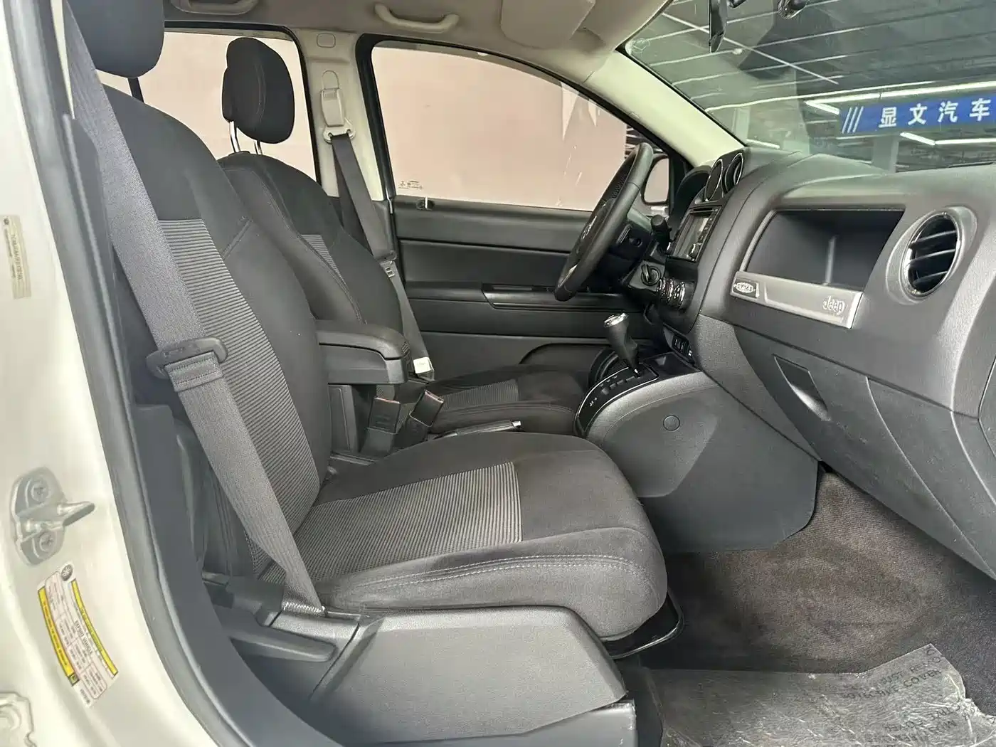 Jeep Compass (Import) 2015 2014 Facelift 2.0L 2WD Progressive Edition
