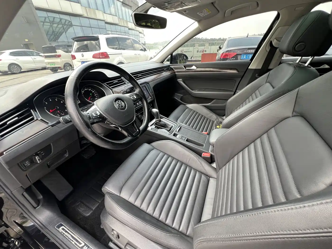 Volkswagen Magotan 2019 330TSI DSG Luxury Class China VI фото 7