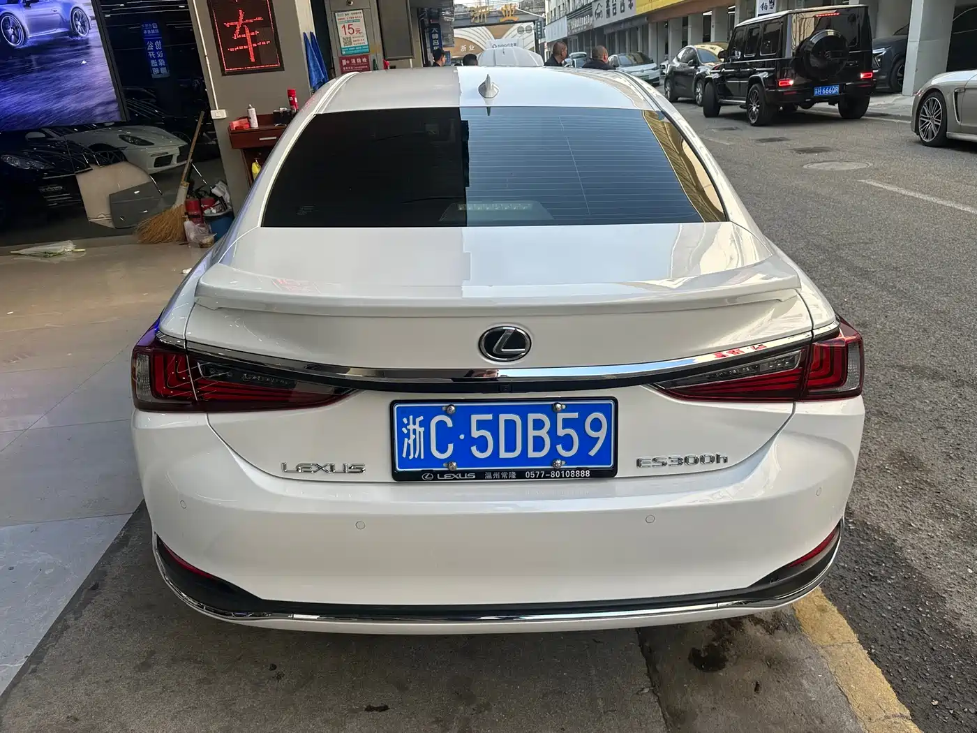 Lexus ES 2022 300h Excellence Edition фото 9