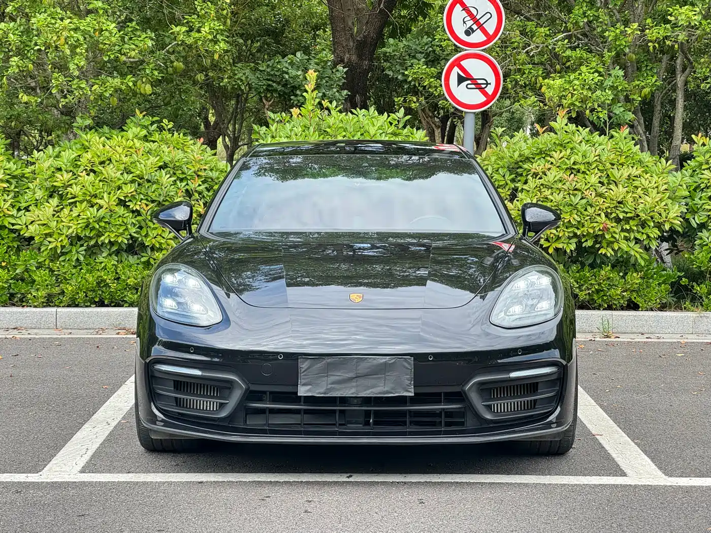 Фото 2 - Porsche Panamera